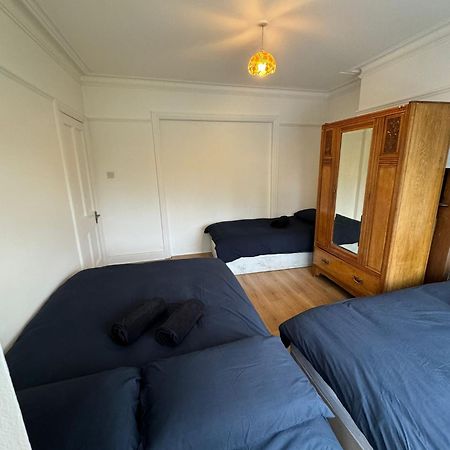 Big Family Room In Room At 2 Iveragh Rd-4 Dublino Esterno foto