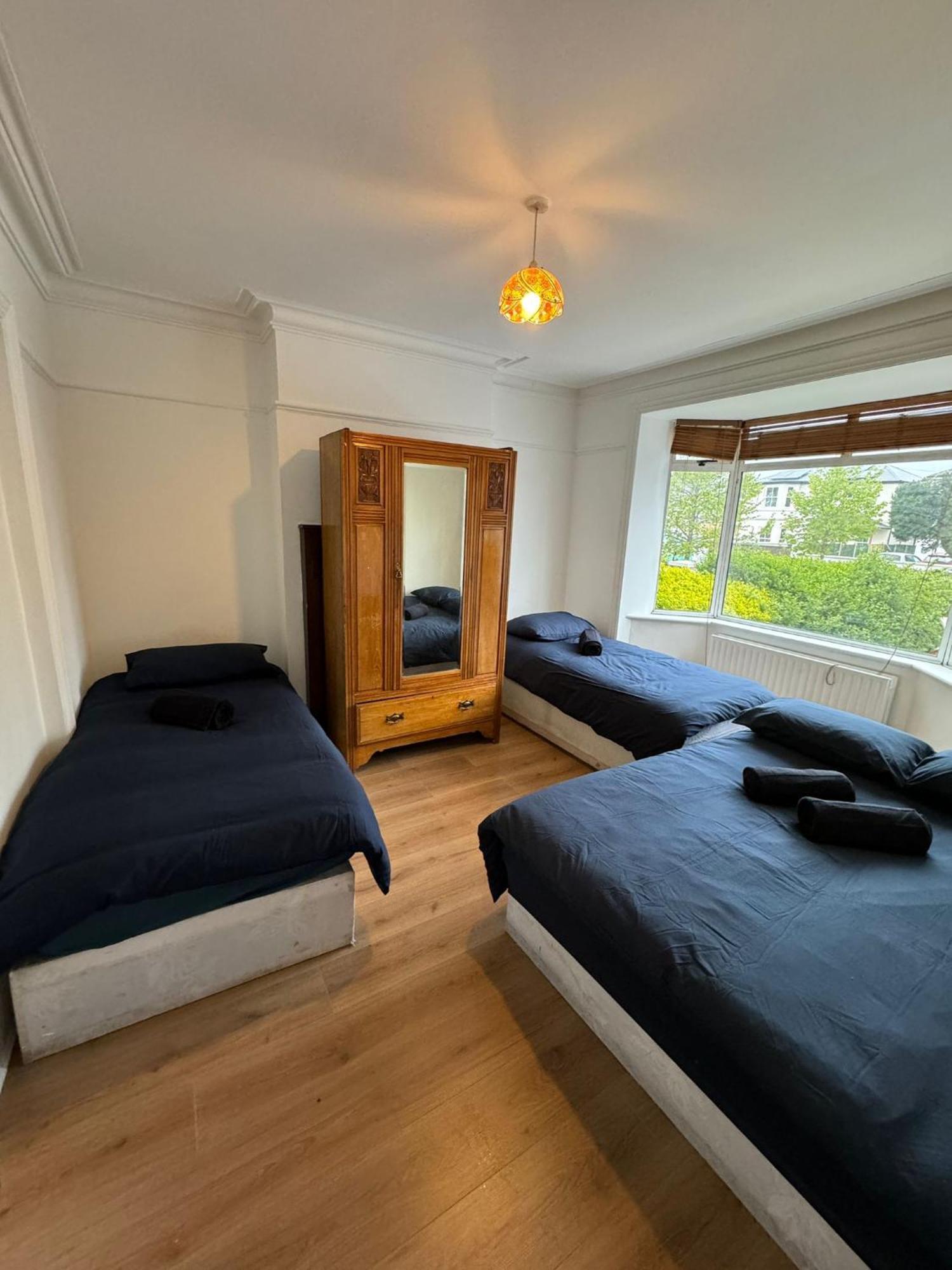 Big Family Room In Room At 2 Iveragh Rd-4 Dublino Esterno foto