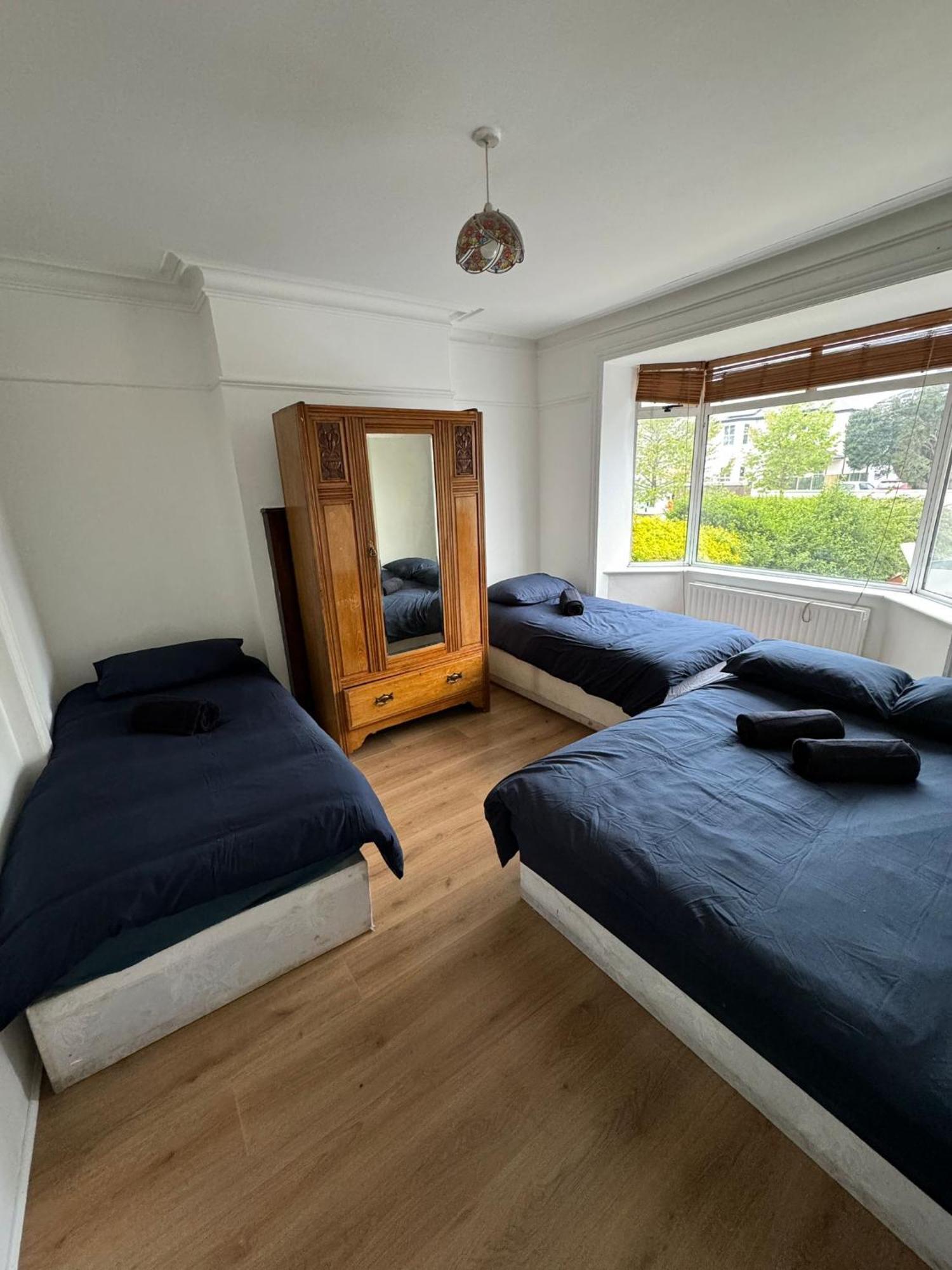 Big Family Room In Room At 2 Iveragh Rd-4 Dublino Esterno foto